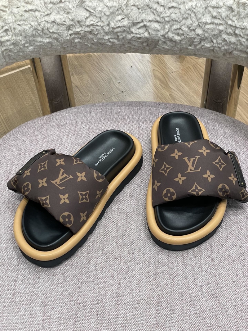 l0vis Vvtt0n slippers